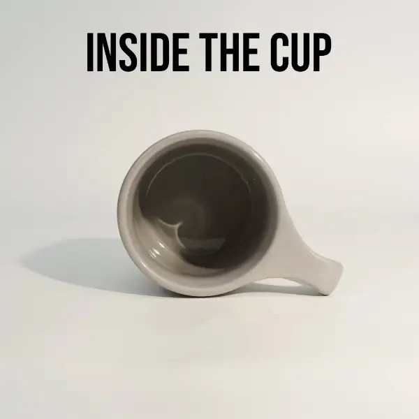 Bodendetail der Keramik-Kaffeetasse mit flachem Mund