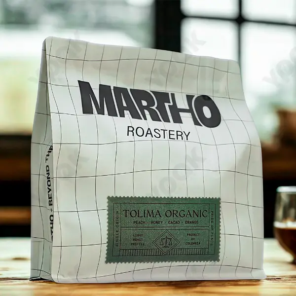 Individueller Papieraufkleber auf Spezialitätenkaffeeverpackungen mit minimalistischem Design