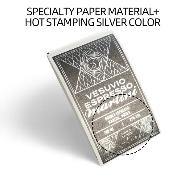 Textur des Spezialpapiers mit freiliegendem Aluminium-Aufklebermaterial