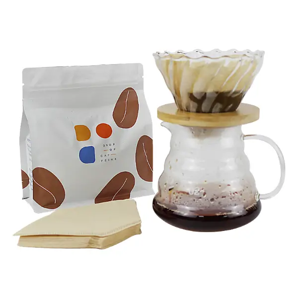Guss-über-Kaffee-Extraktion mit fächerförmigem V60-Filterpapier