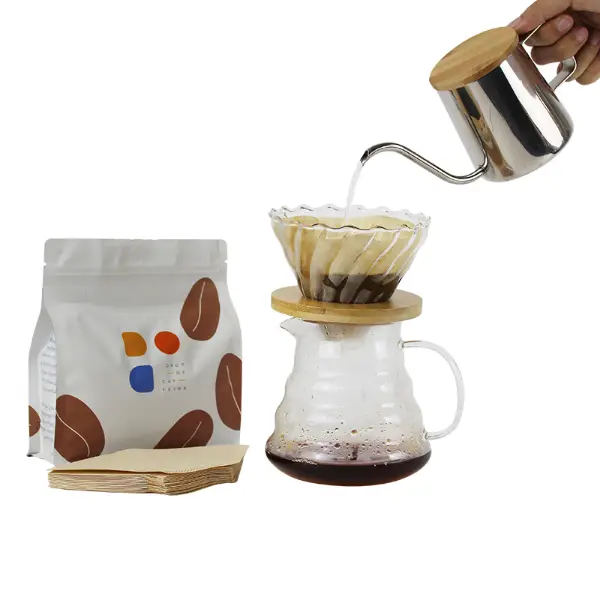 Fächerförmiges V60-Kaffeefilterpapier, verwendet beim Pour-Over-Kaffeeaufbrühen