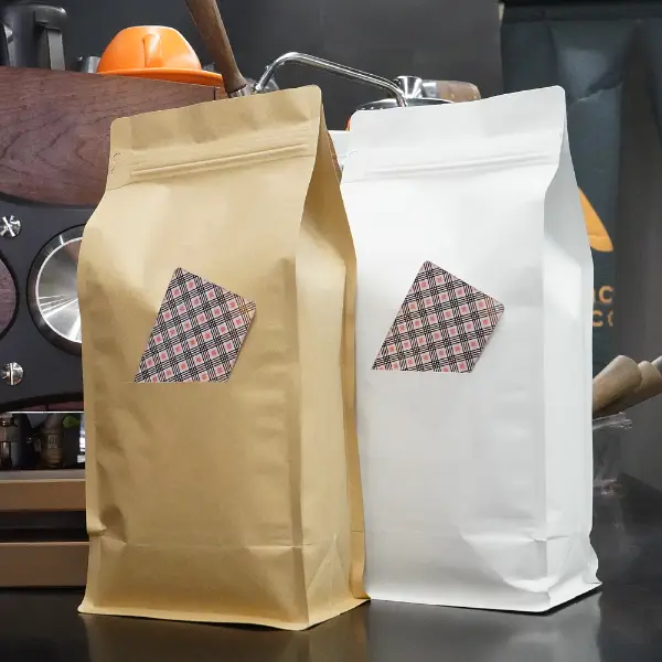 Kraftpapier-Kaffeetüten mit Kartenfenster in den Größen 250g, 500g und 1 kg