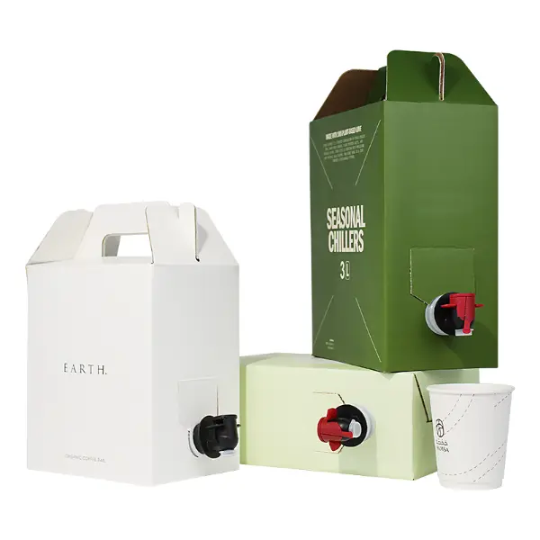 Ausgussbeutel für Kaffeeflüssigkeit mit einer individuellen Papiertüte im Verpackungsset