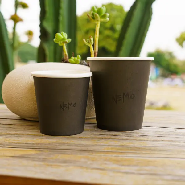 Individuelle, UV-matte Pappbecher mit Logo im Außenbereich