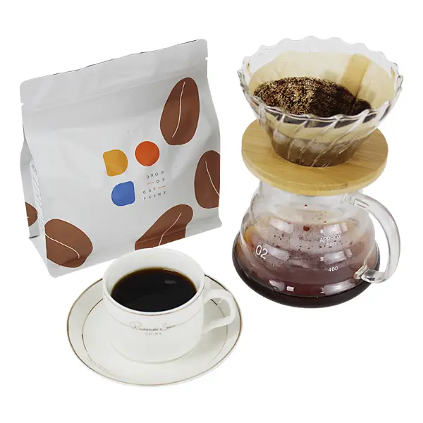 V60 Kaffeefilterpapier mit Glas-Kaffeefiltermaschine