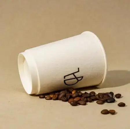 Einweg-Kaffee-Papierbecher